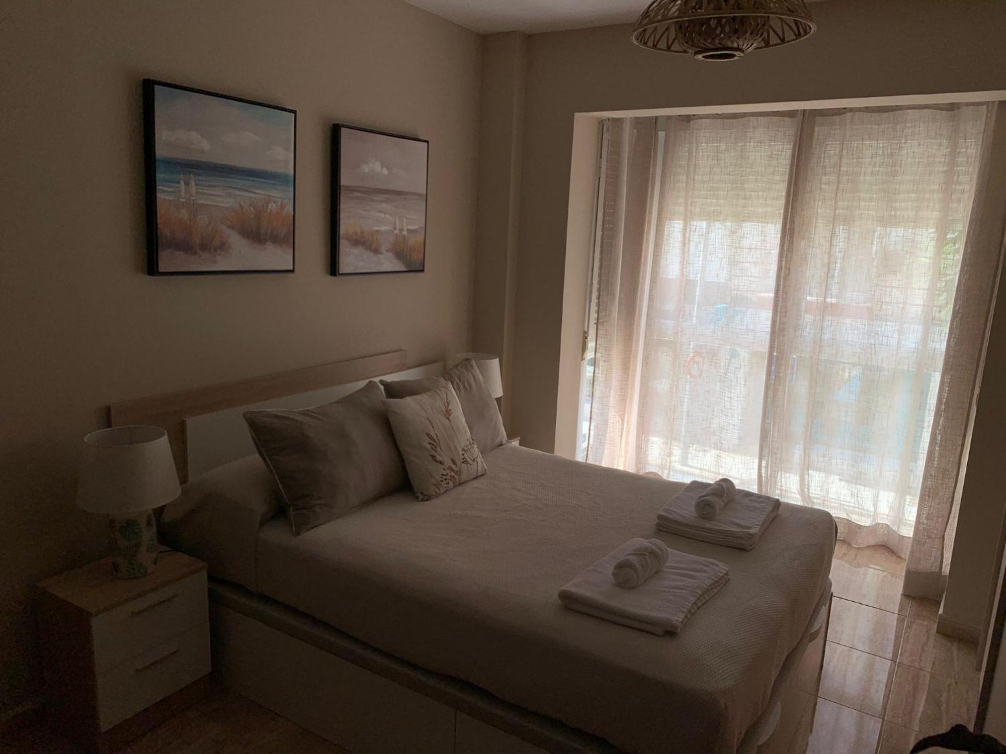 Apartamentos Hernan Cortes Villanueva De La Serena Luaran gambar