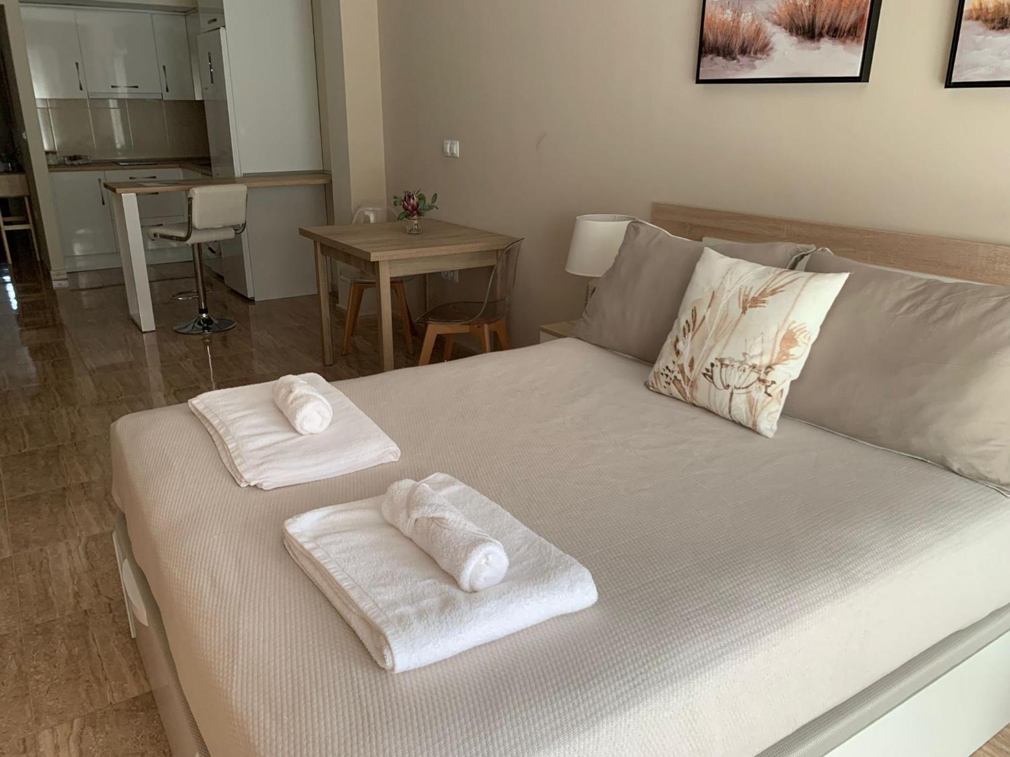 Apartamentos Hernan Cortes Villanueva De La Serena Luaran gambar